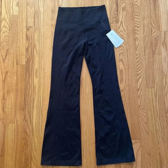 Athleta sz S Delacy Flare black NWT excellent new condition - Picture 1 of 7